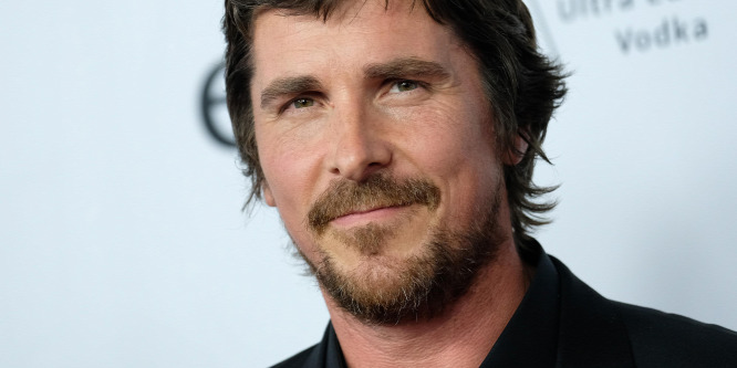 Tíz év után végre kibékült Christian Bale és az édesanyja