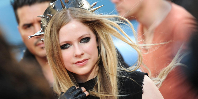 Avril Lavigne bejelentette, hogy újabb turnéra indul
