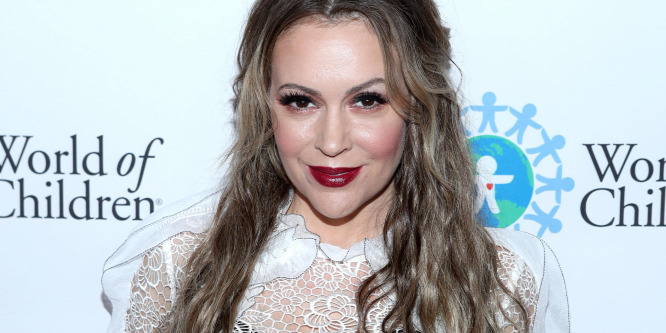 Koronavírusos lett Alyssa Milano, azóta hullik a haja - Videó