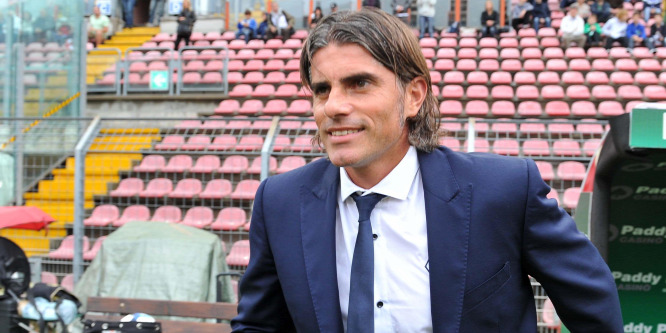 Klublegenda lett a Cagliari új edzője