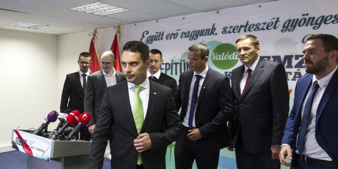 Vona Gábor mélyponton: gyurcsányi mélységekben a népszerűsége