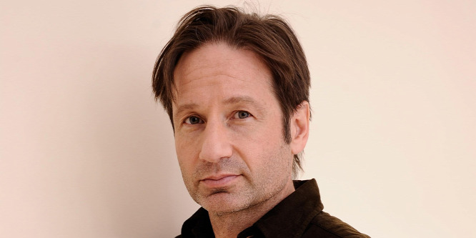 Ő David Duchovny szemtelenül fiatal barátnője