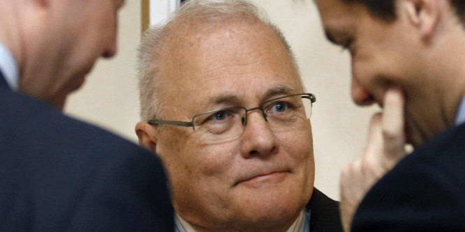 Katonai kémelhárítóknak adott át titkos információkat Balázs Péter