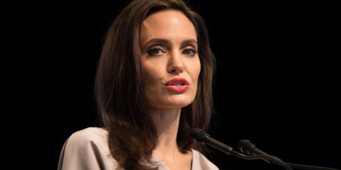 Angelina Jolie-t holtan akarják látni