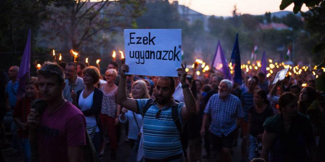 Bukott SZDSZ-esektől várja a Momentum, hogy kirántsák a bajból