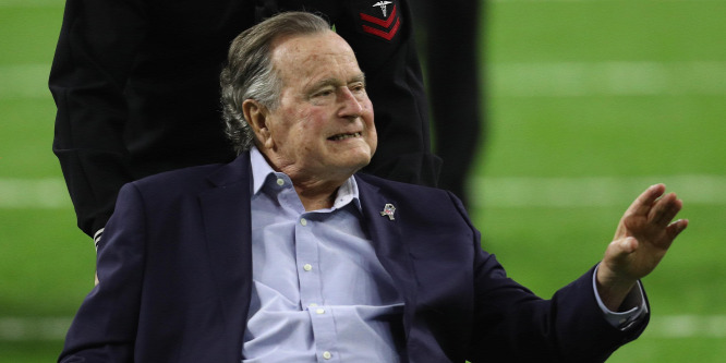 Kórházba került idősebb George Bush