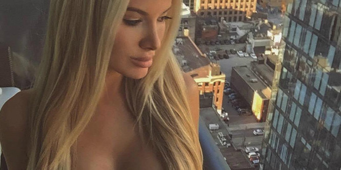 Anyaszült meztelen a dögös modell, Natalie Gauvreau (18+)