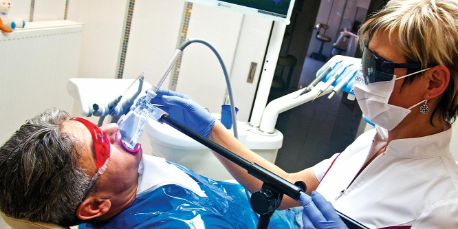 A gyermekkori trauma később a fogak elvesztését jelentheti