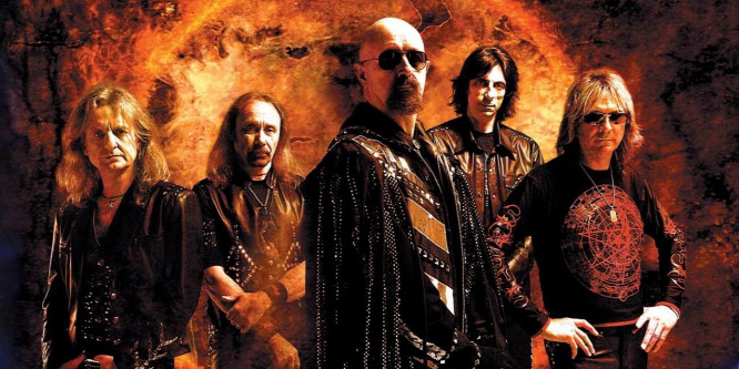 Rob Halford, a Judas Priest énekese UFO-nak látszó tárgyat fotózott Budapesten