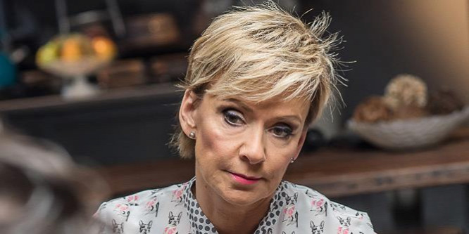 Jakupcsek Gabriella a Facebook-oldalán mutatta meg kislánya, Emma édesapját
