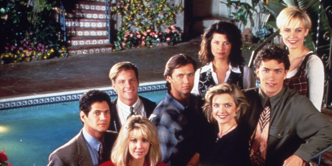Együtt szelfiztek a Melrose Place sztárjai - Fotó