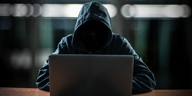 17 éves tini törte fel a Twittert júliusban