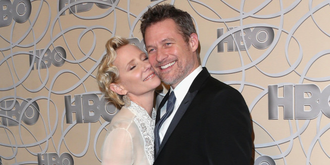 Szakított Anne Heche és James Tupper