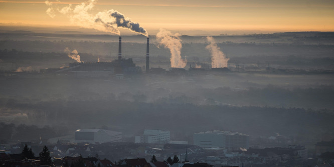 Pécsett év elején mindig fával fűtenek