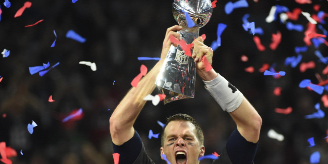 Rubik-kocka, új album, infúzió, MVP-díj: ki hogy készül a Super Bowlra
