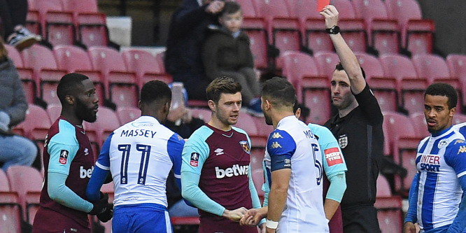 Köpés miatt hatmeccses eltiltást kapott a West Ham védője