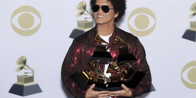 Egyre népszerűbb Bruno Mars meseszép szerelme, Jessica Caban - Fotó