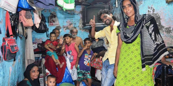 Ön töltene velük egy éjszakát Mumbai nyomornegyedében?