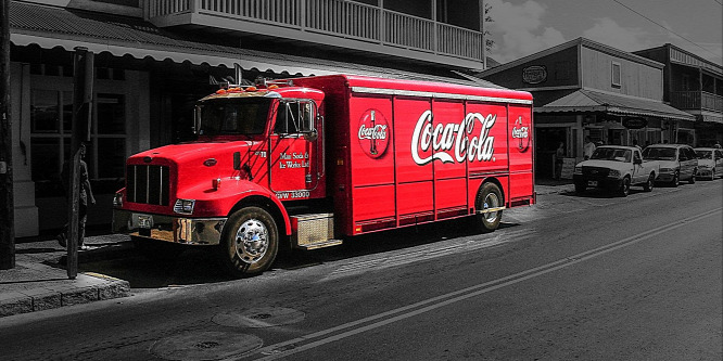 Meghökkentő fordulat a Coca-Colánál: már nem a bubis italokban bíznak