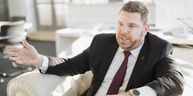 Budapesttől Székesfehérvárig ért volna a csomagokból kirakott sor