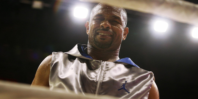Győzelemmel búcsúzott a ringtől Roy Jones Jr.