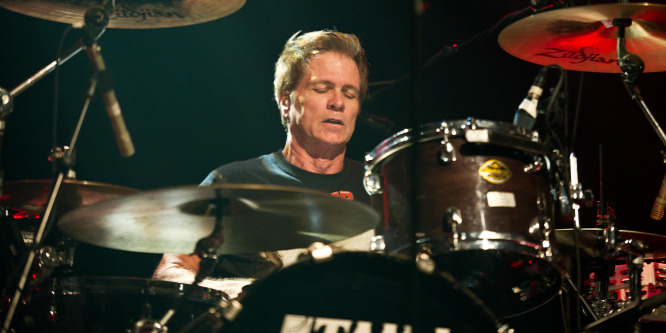 Elhunyt Pat Torpey, a Mr. Big dobosa: Parkinson-kórral küzdött