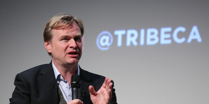 Christopher Nolan utálja tévén látni a filmjeit, és tenni sem rest ellene