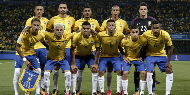 Újonc futballistákat avathatnak a brazilok