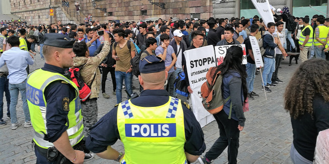 Káosz az utcákon, a svédek a bevándorlásellenes pártokat keresik