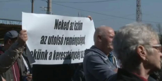 Müezzin fogadta a korrupt Jobbik elnökét, Vona Gábort Ózdon