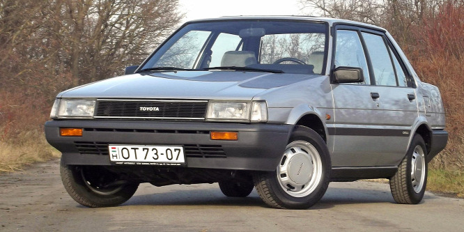 Hétköznapok hőse, Hachiroku helyett - Toyota Corolla 1.6 GL (E80) veterán teszt