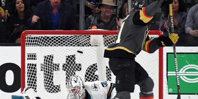 NHL: a vegasi William Karlsson meglőtte az év gólját