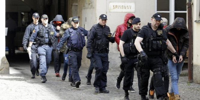 Hat algériai migráns erőszakolt meg egy ír tanárnőt Prágában