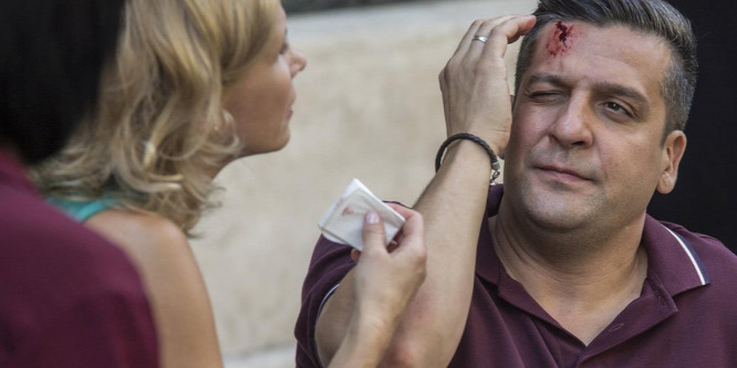 Dobó Kata szőke, vérzik, Csányi Sándor fejét beverték