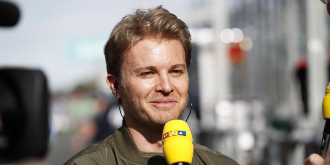 Nico Rosberg újra versenyautóba ül