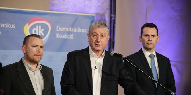 Az ellenzék annyira tehetetlen, hogy kínjában focit kezdett el elemezni