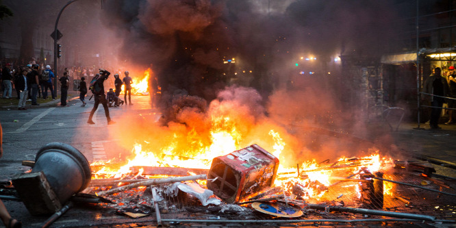Szélsőbaloldali erőszakhullámra számíthatunk Sorostól Budapesten