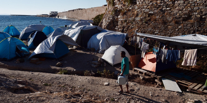 Öt iraki migráns megtámadott egy görög férfit