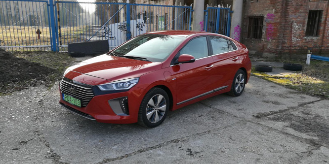A legolcsóbb zöld rendszámos hibrid - Hyundai Ioniq Plug-in teszt