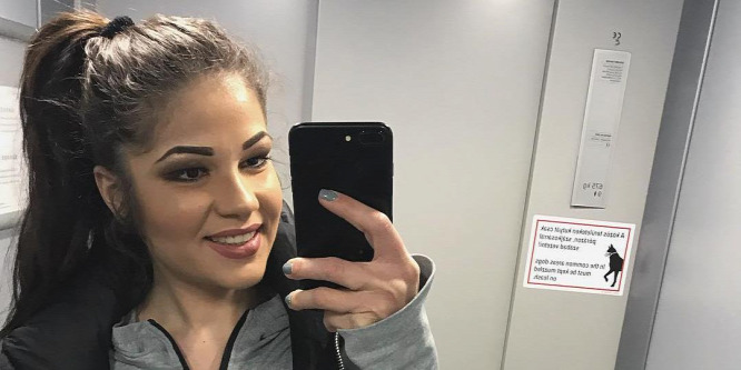 Gáspár Evelin modell lett: íme az első hivatalos reklámfotózása