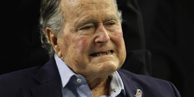 George H. Bush intenzív osztályra került: túl van az életveszélyen