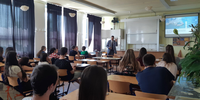 Neves szakemberek inspirálják a gyerekeket