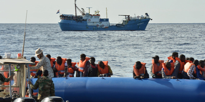 Több száz migránst fogott el a líbiai parti rség a hétvégén