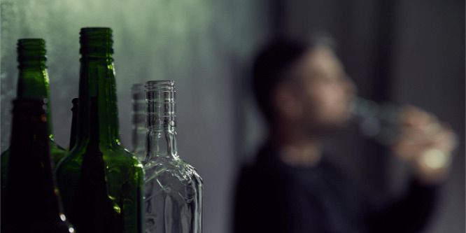 Alkoholista lett, és elüldözött magától...