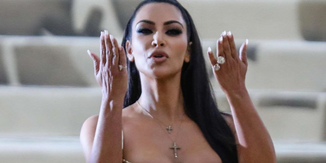 Victoria's Secret-angyalnak öltözött Kim Kardashian: fotó