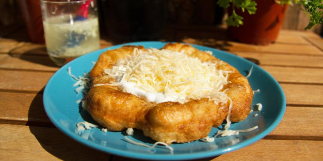 Nincs mese, idén már 500 forint lesz a balatoni lángos