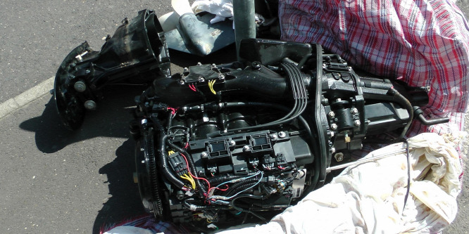 Körözött hajómotort akart átcsempészni a határon
