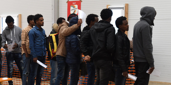 Merkel nem enged, továbbra is migránsokat akar