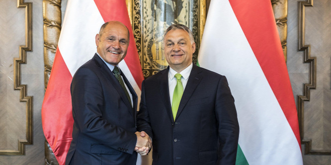 Óva intett az osztrák házelnök attól, hogy bárki is ítélkezzen a Fideszről