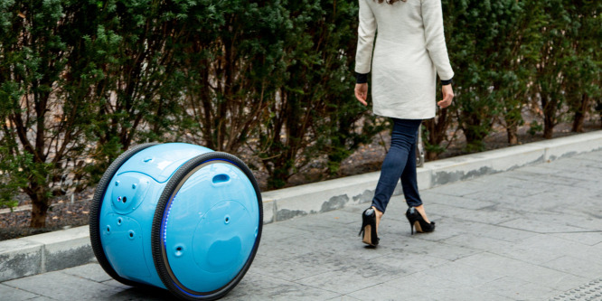 A híres robogógyártó most egy követő robottal robban be